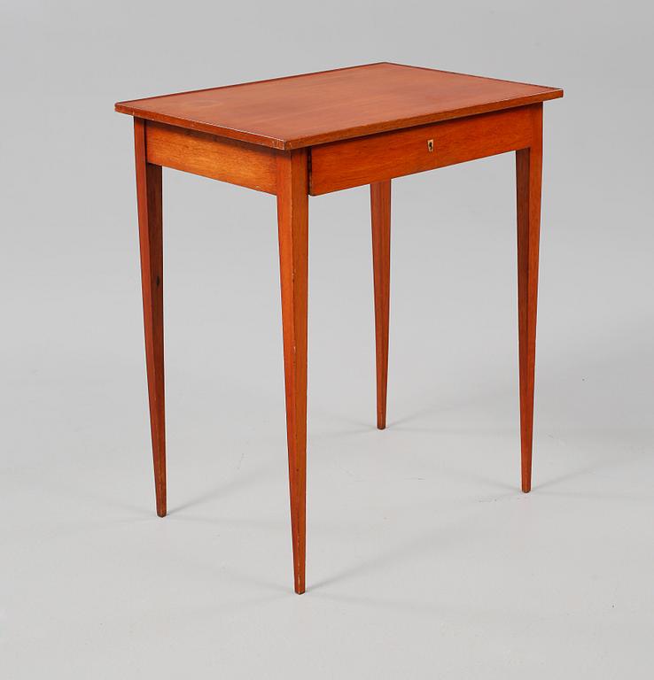 SIDOBORD, gustaviansk stil, 1900-talets början.