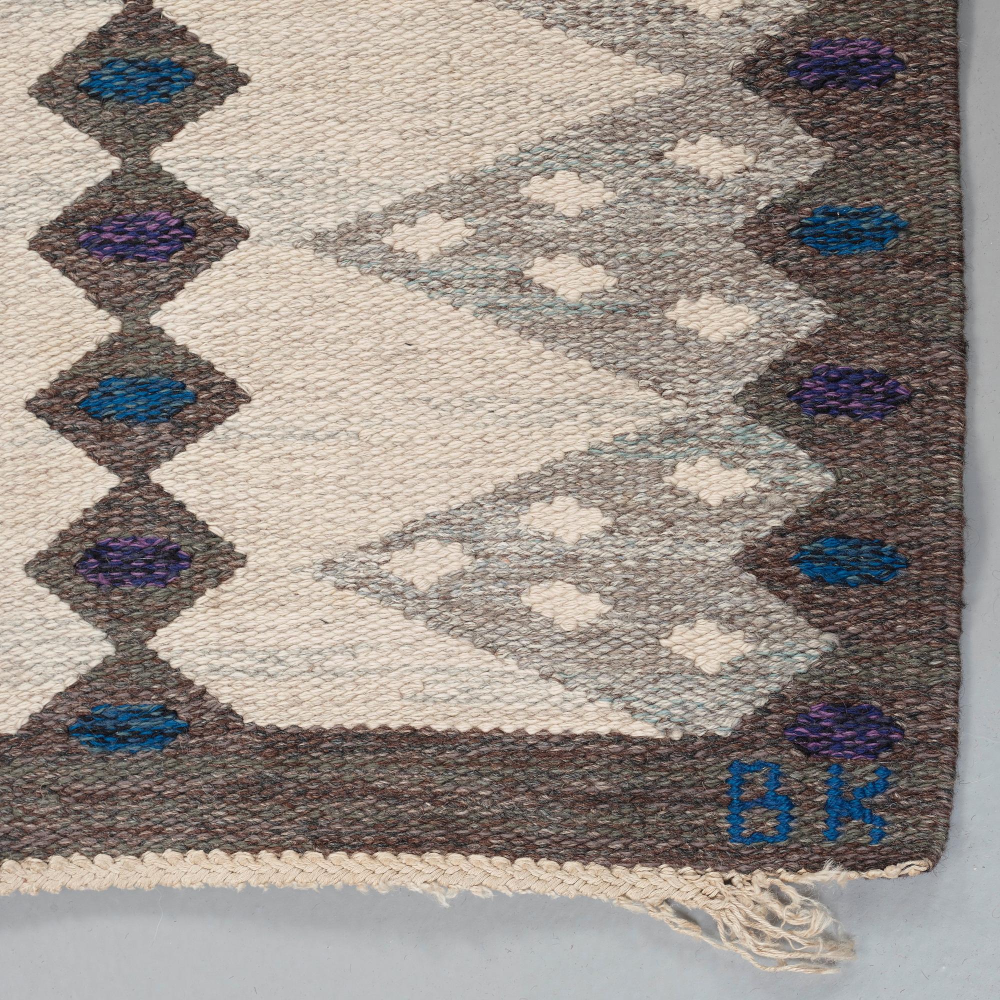 CARPET. Tapestry weave. 252,5 x 191,5 cm. Signed SH BK.