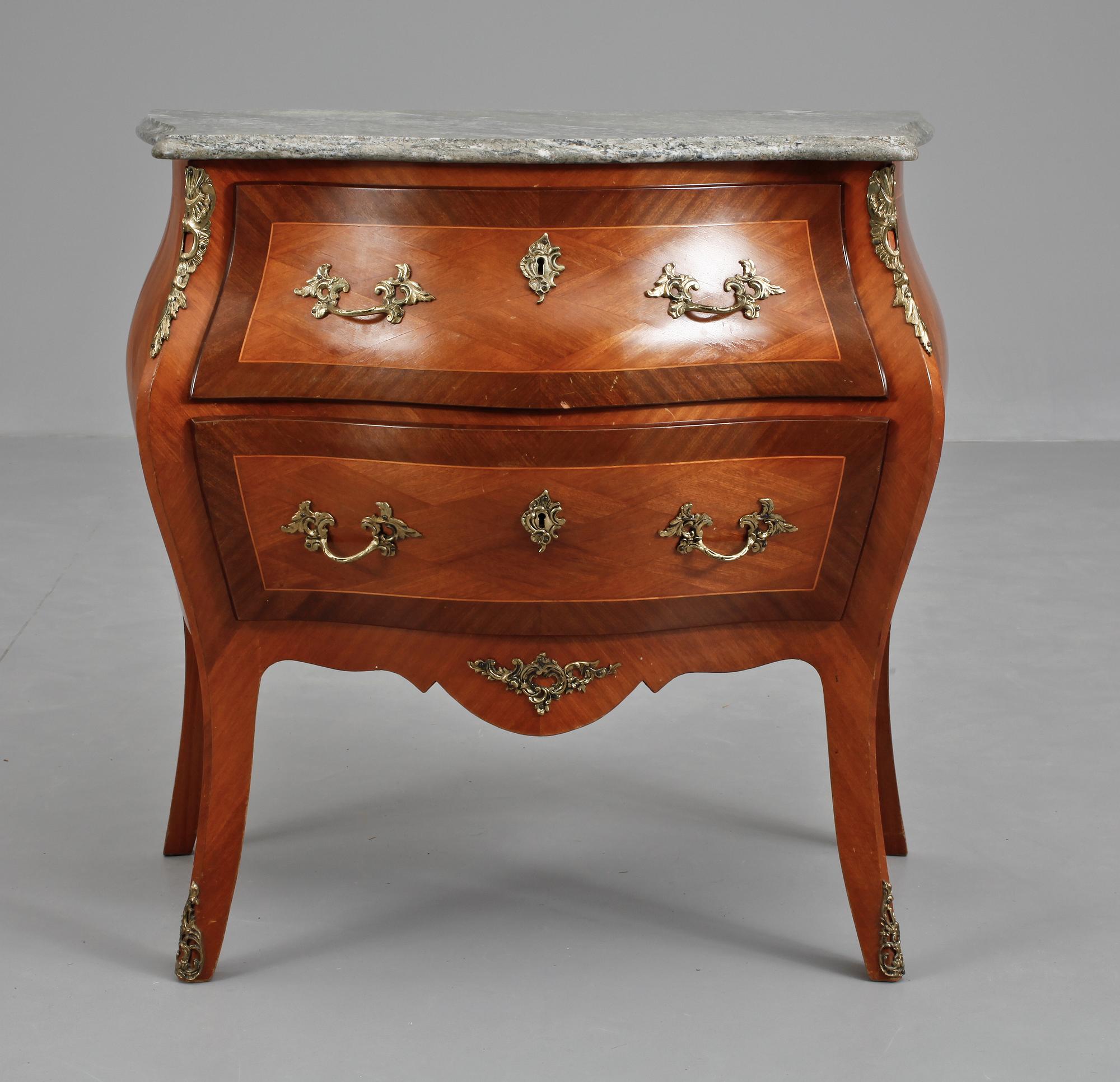 BYRÅ, rokokostil, 1900-tal.