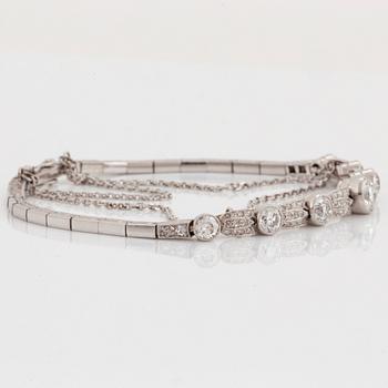 A platinum bracelet set with old- and eight-cut diamonds with a total weight of ca 1.50 cts.