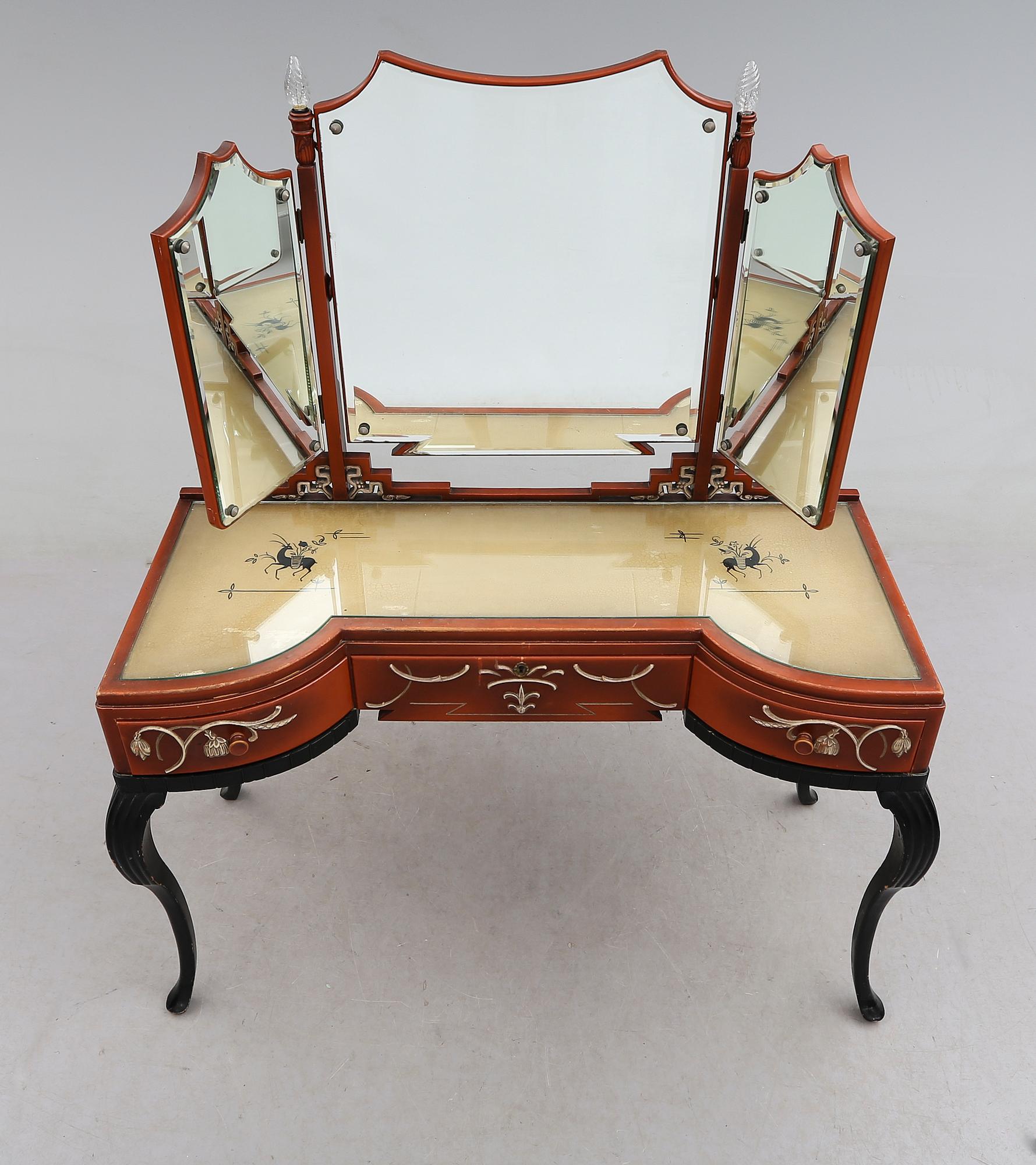 TOALETTBORD, Swedish grace, 1900-talets första hälft.