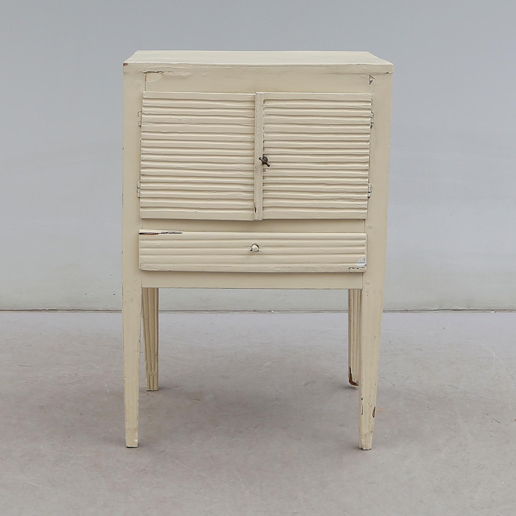 SÄNGBORD, gustavianskt, 1700-/1800-tal.