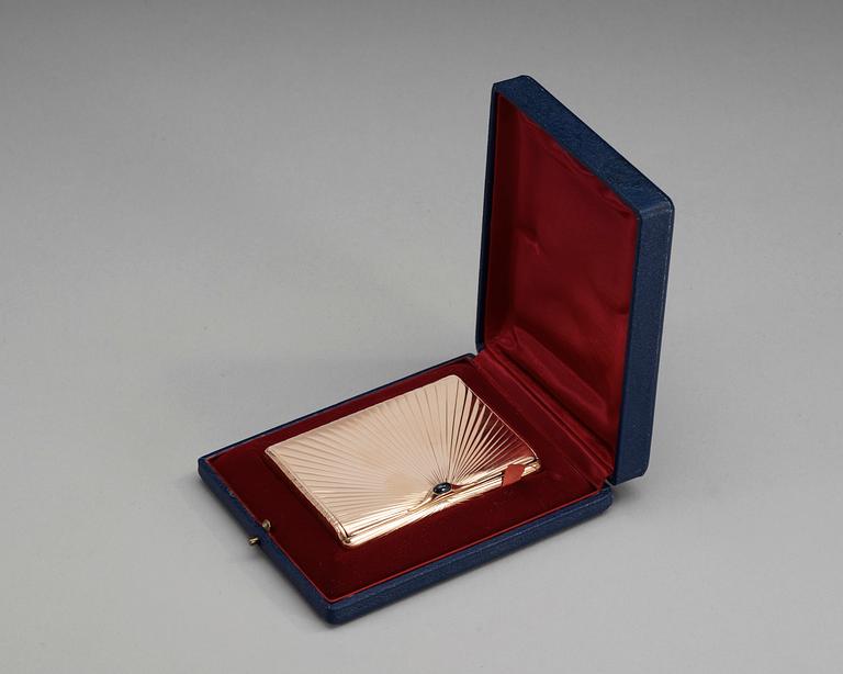CIGARETTETUI, 14k guld, icke identifierad mästarstämpel, S:t Petersburg 1908-1917.