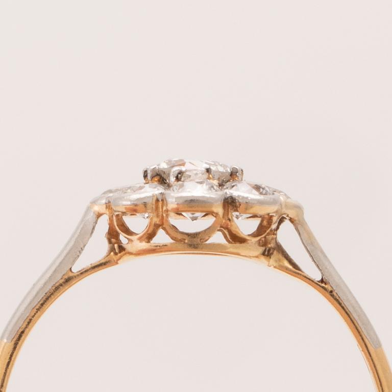 Ring Carmosé 18K red and white gold with round old-cut diamonds, K Anderson Stockholm 1918.