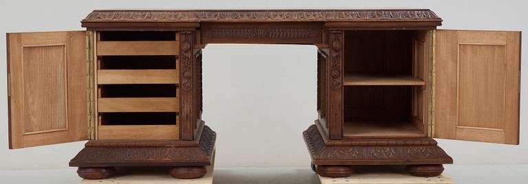 SKRIVBORD, renässansstil, 1900-talets början.
