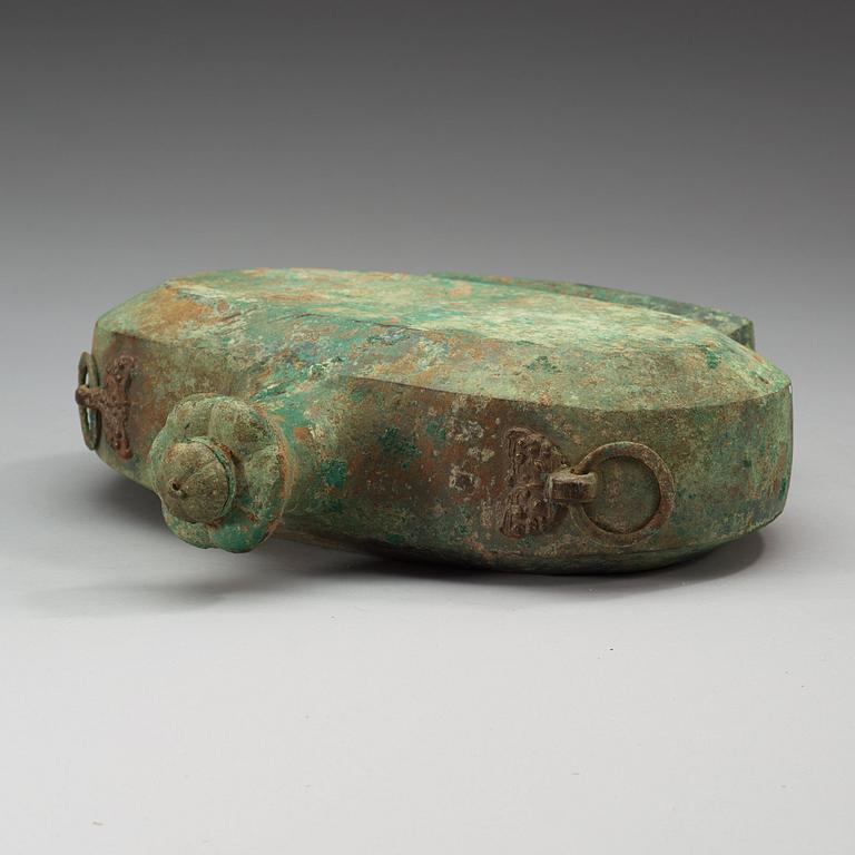 A Bronze wine flask with cover (Bianhu), presumably Han dynasty (206 BC-220 AD).