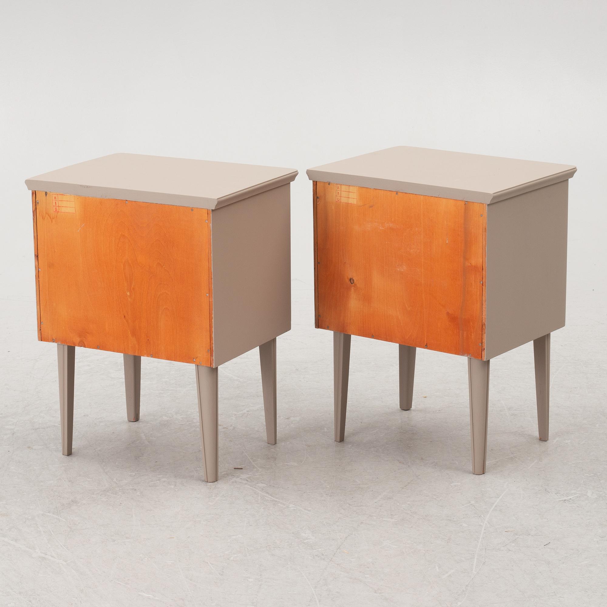 Sängbord, ett par, 1900-talets mitt.