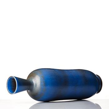 Berndt Friberg, a blue glazed "rabbits fur" stoneware vase, Gustavsberg studio, Sweden 1961.