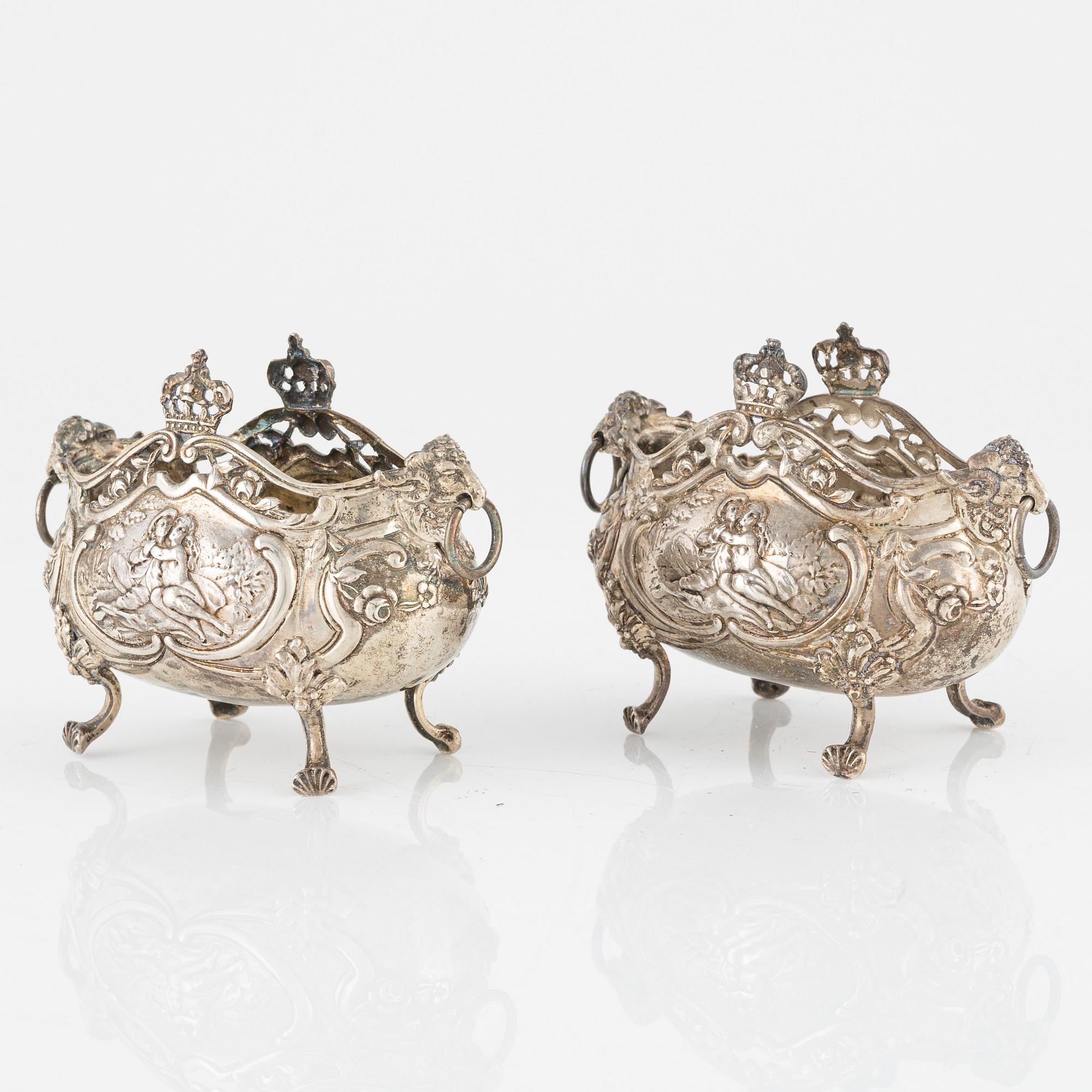 A pair of silver salt cellars, Hanau, possibly B. Neresheimer & Sohne, Germany, around 1900.