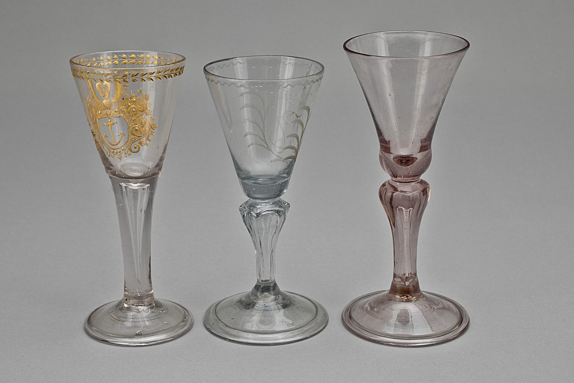 SPETSGLAS, 3 st, 1700-tal.