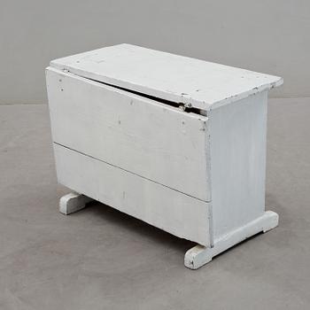 BYRÅ / BORD, 1800.