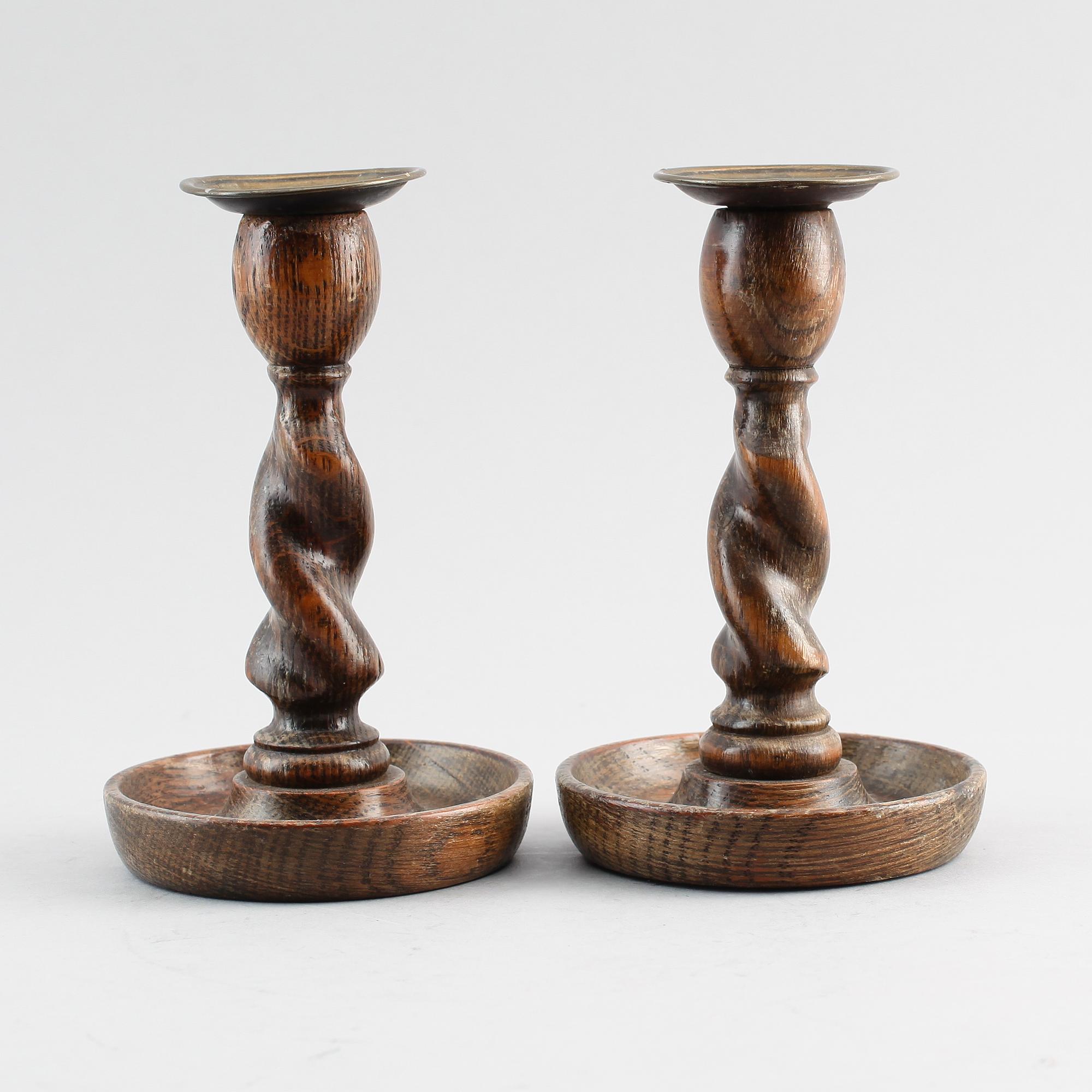 LJUSSTAKAR, 1 par, trä, 1800-tal.