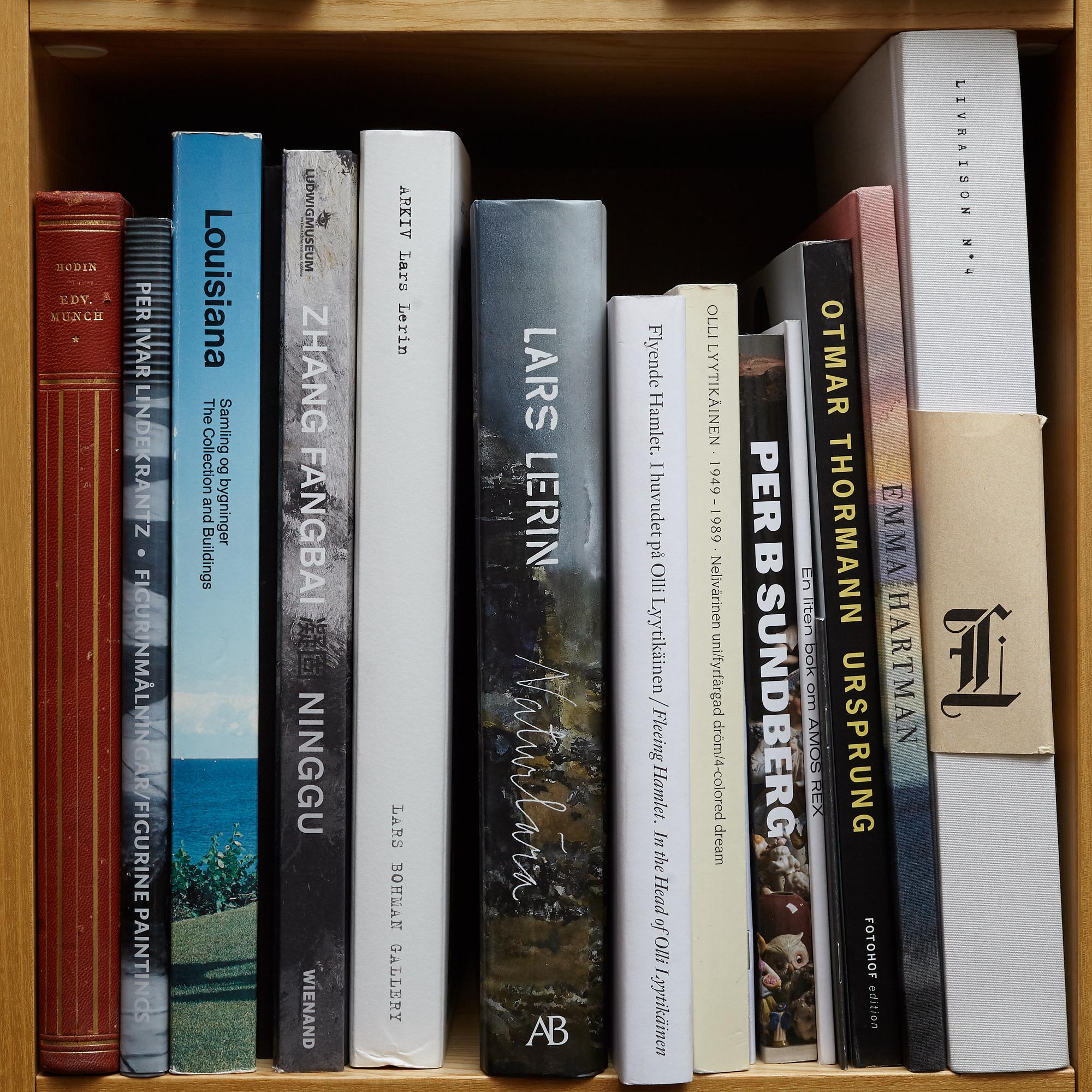 Björn Springfeldt's art library.