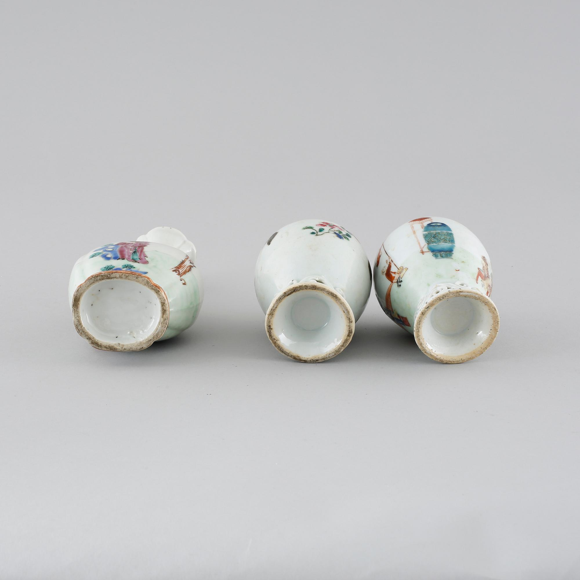 Three chinese vases, 18th century.