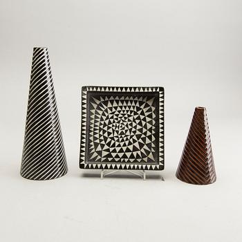 Stig Lindberg, a set of three Domino pcs Gustavsberg.