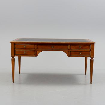 SKRIVBORD, Louis Seize-stil, 1900-talets andra hälft.