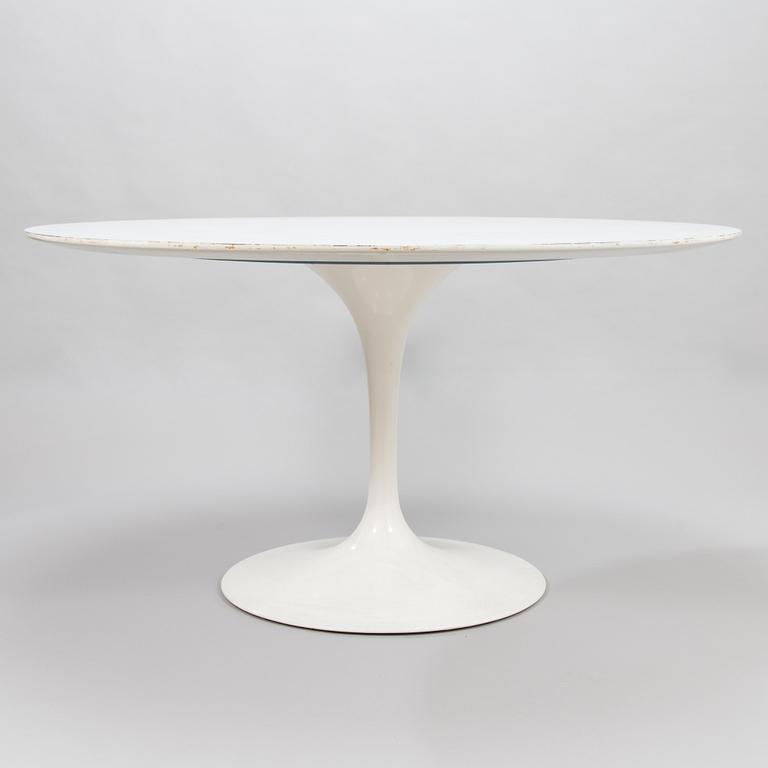 EERO SAARINEN, ruokapöytä, "Tulip", lisenssillä valmistettu Knoll, Sveitsi 1970-luku.