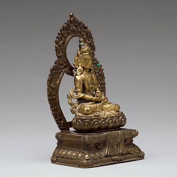 AMITHAYUS, kallförgylld kopparlegering. Tibet, 17/1800-tal.