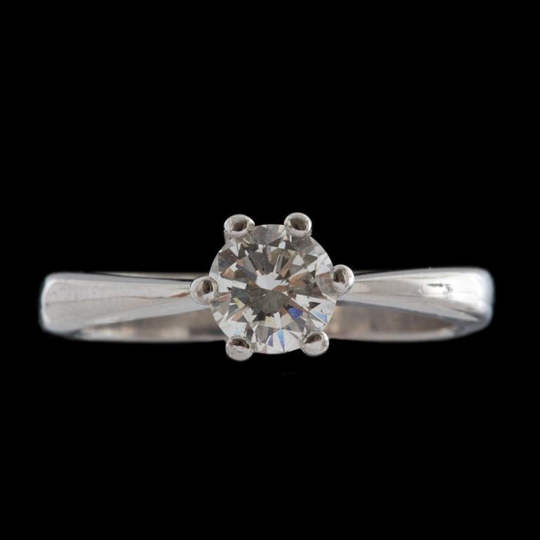 RING, 18k vitguld med briljantslipad diamant ca 0,80ct.