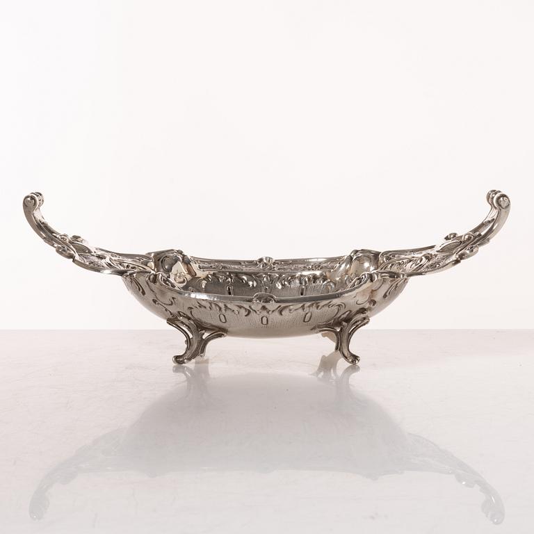 A sterling silver Rococo style bowl, 20th century.