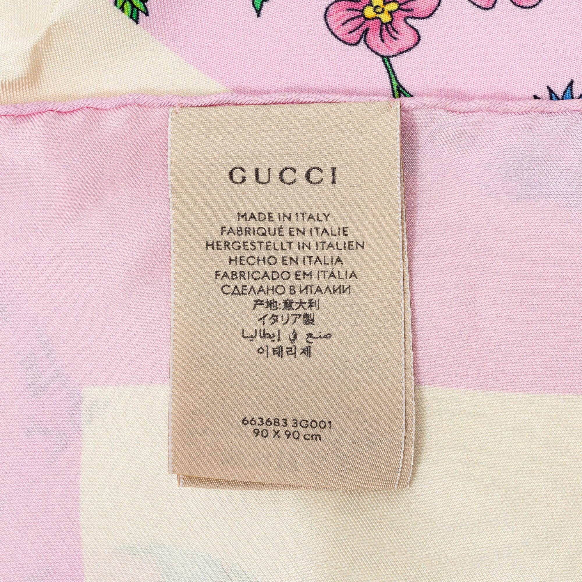 Gucci, a 'Flora' silk scarf.