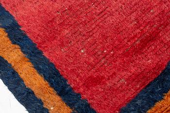 A semi-antique Keshan Bakhtiari rug, c 132 x 66 cm (as well as 4 cm flat weave at each end).