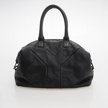 Yves Saint Laurent, a 'Easy Y Tote' bag.