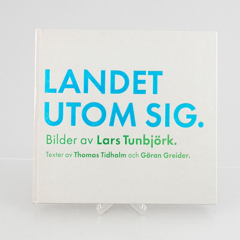 Lars Tunbjörk, bok "Landet utom sig", 1993.