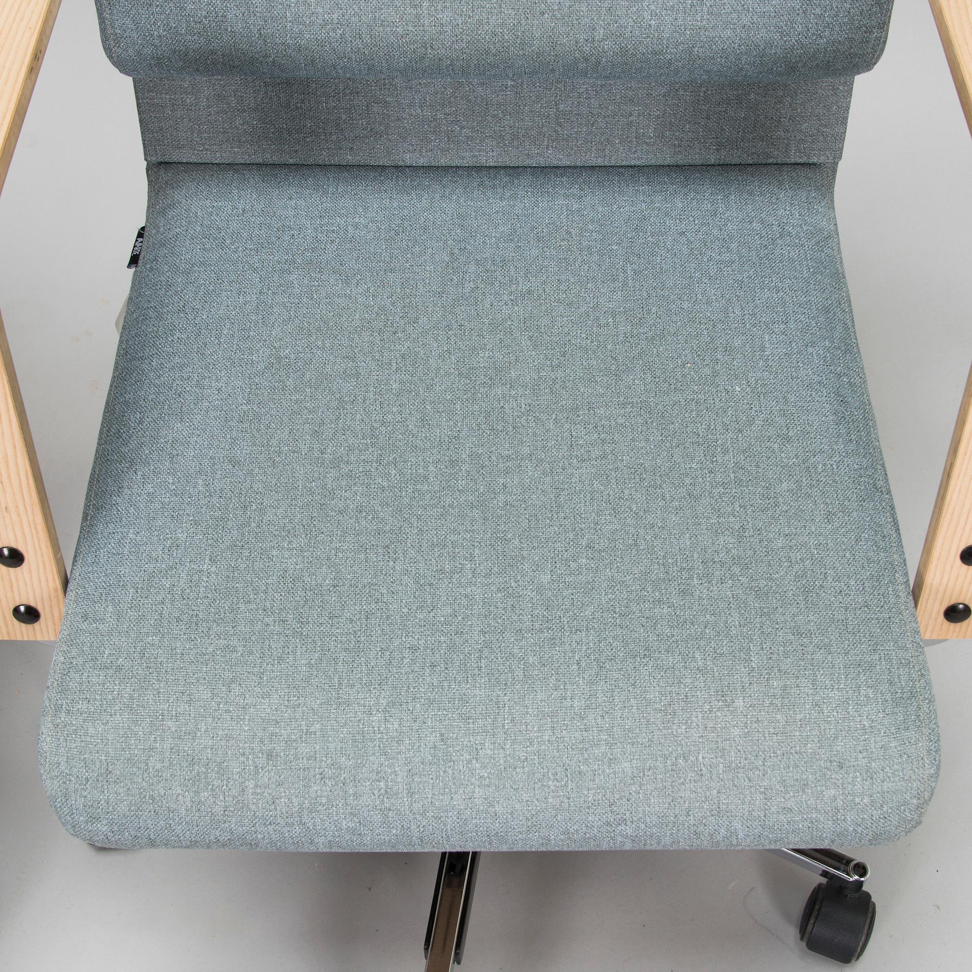 Yrjö Kukkapuro, a pair of 'Plaano' office chairs for Avarte, Finland. 2000s.