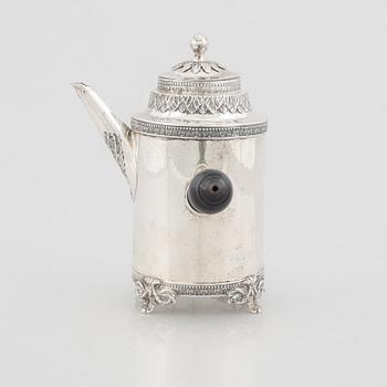 A Swedish silver coffee pot, marks of Carl Ohlsson, Karlskrona 1915.