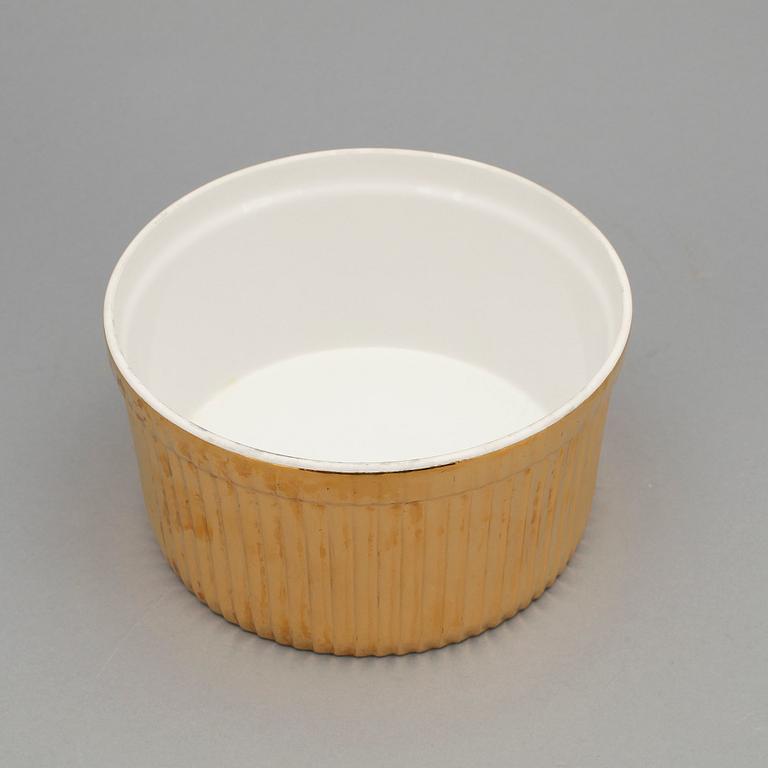 SERVISDELAR, 24 delar, porslin, bl.a. "Resista", Langenthal, Schweiz och Royal Worcester Porcelain, England.
