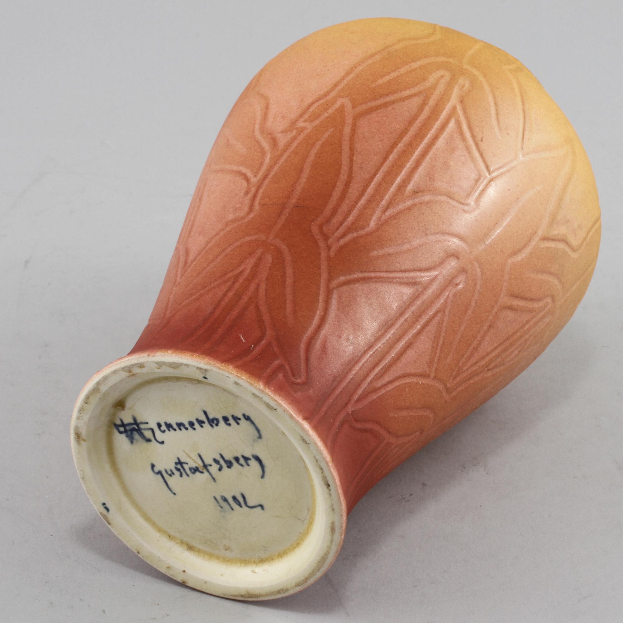 VAS, flintgods, jugend, Gunnar Wennerberg, Gustavsberg, signerad samt daterad 1902.