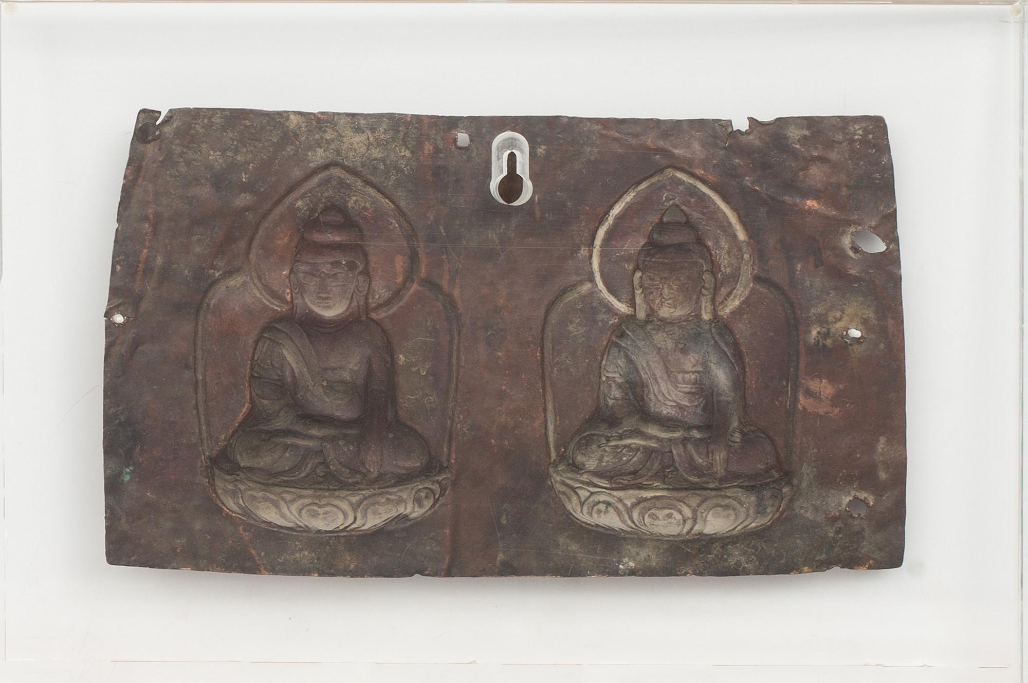 RELIEF I REPOUSSÉ, sinotibetansk. 1800-tal.