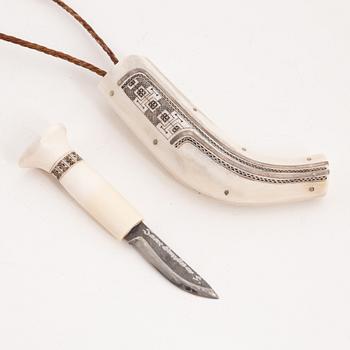 A small reindeer horn knife by Sune Enoksson, signed.