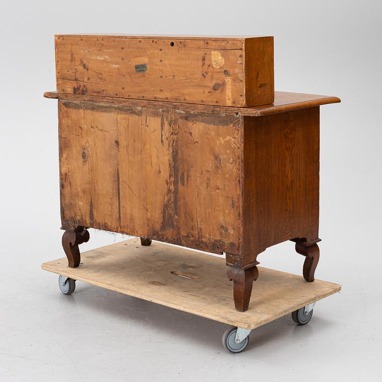 Chest of drawers, Baroque, 18th century.
