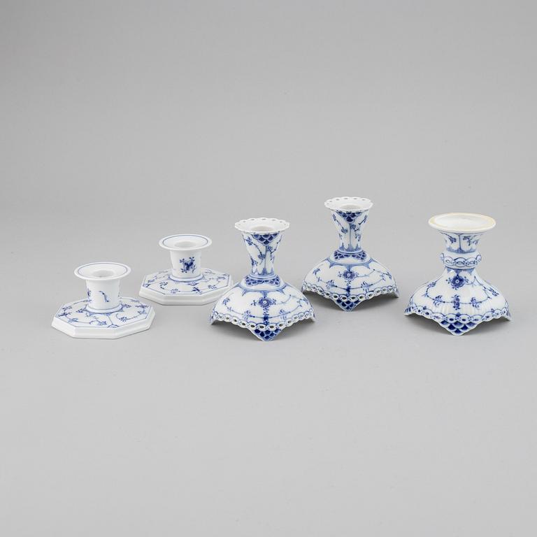 Royal Copenhagen, a porcelaine service, 'Musselmalet', Denmark. (63 pc).