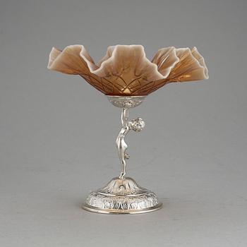 SKÅL PÅ FOT, silver och glas, Österrike 1886-1922. Vikt 365 gr.