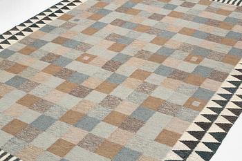 Ingrid Hellman-Knafve, a carpet, flat weave, ca 241 x 171 cm, signed IHK.