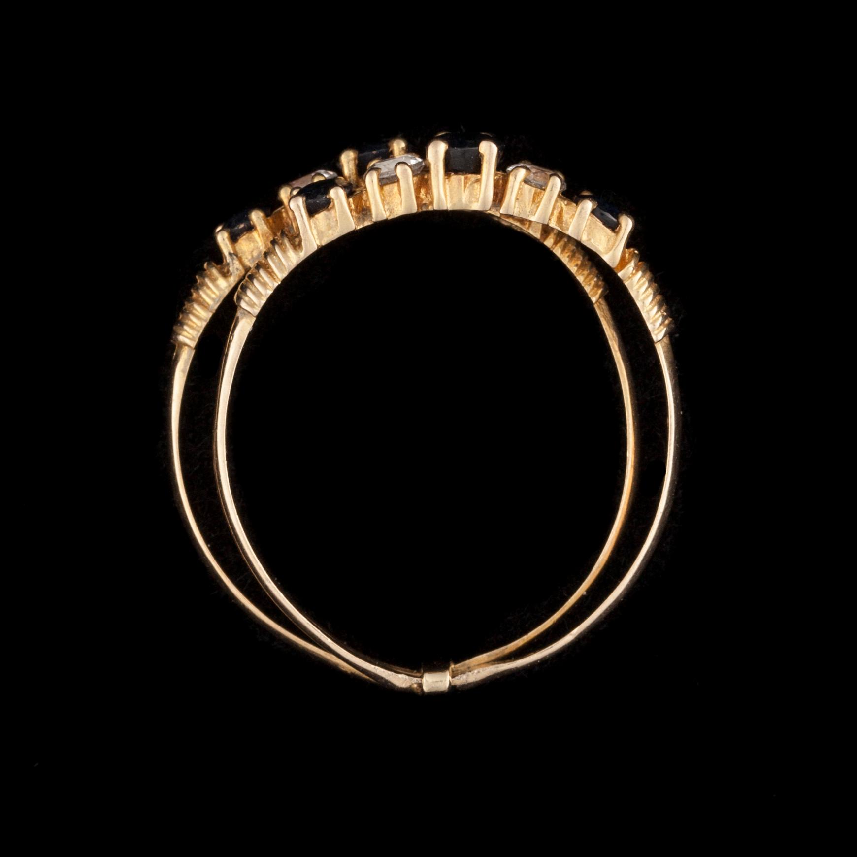 RING, 14K guld, safirer samt zirkoner. Otydliga stämplar. Vikt 2 g.