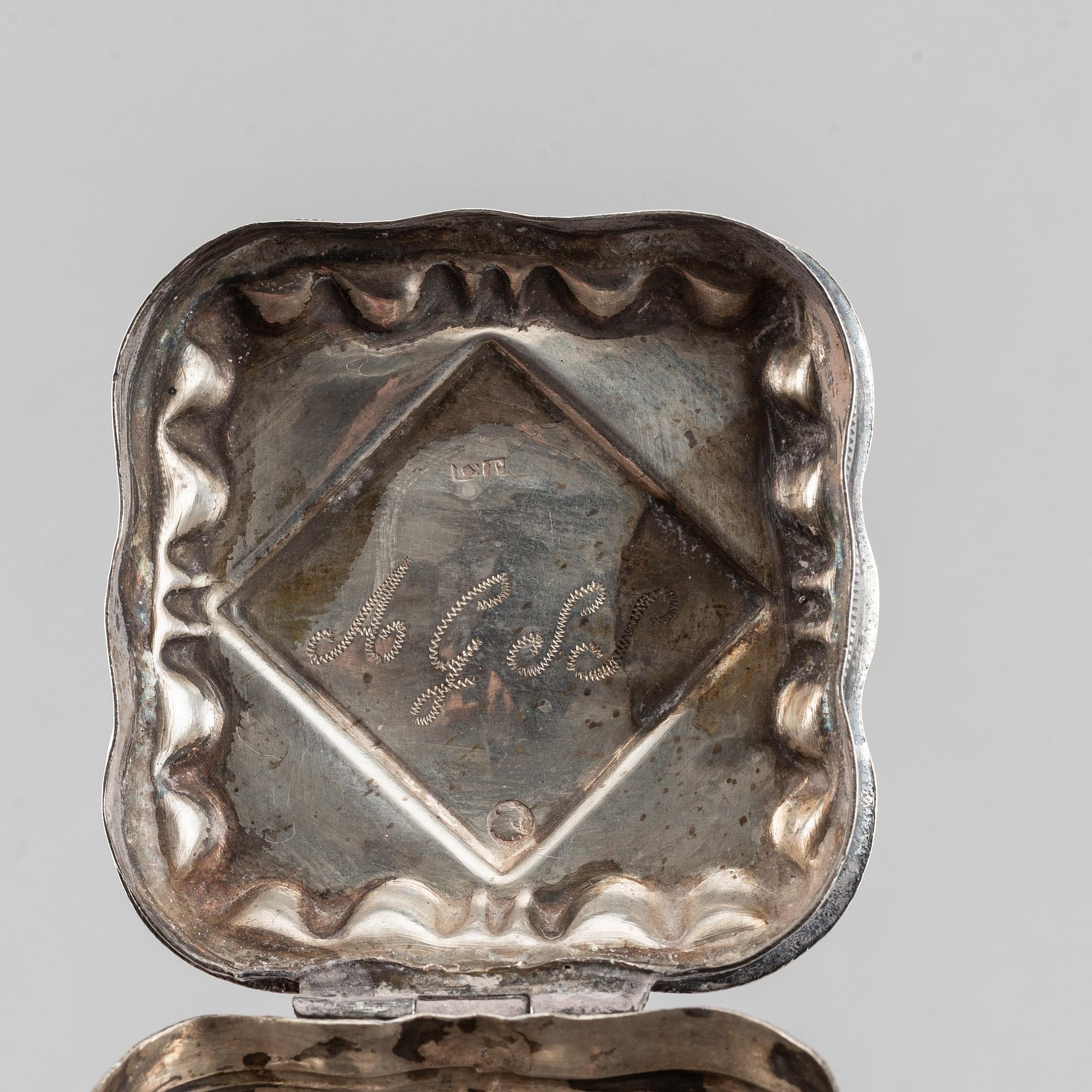 Three dutch silver snuff boxes, 19th century.