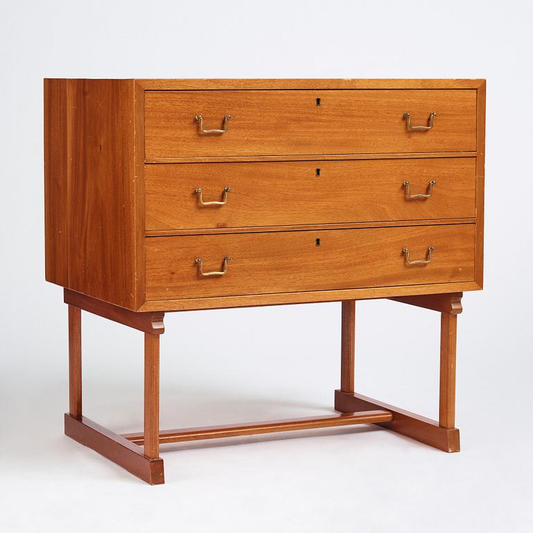 Josef Frank, a mahogany chest of drawers, model nr 2016, Svenskt Tenn, probably 1940-50's.