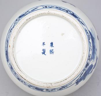 VAS, porslin, Kangxistil, 1900-tal.