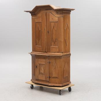 A cabinet, 18th Century.