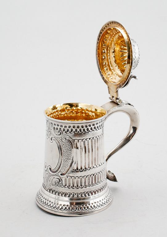 STOP, silver, möjligen Benjamin Mountigue, London 1765. Vikt 607 g.