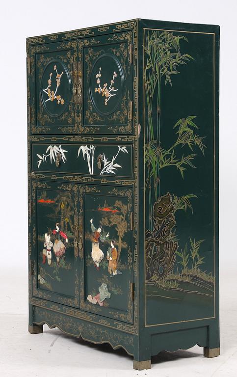 SKÅP, orientalisk, 1900/2000-tal.