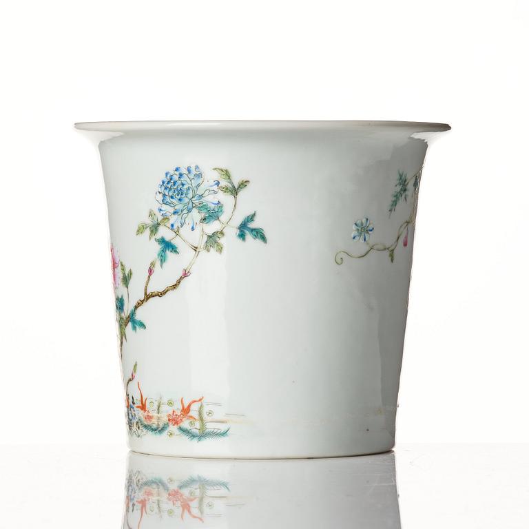 A famille rose flower pot, late Republic, China, 20th Century.