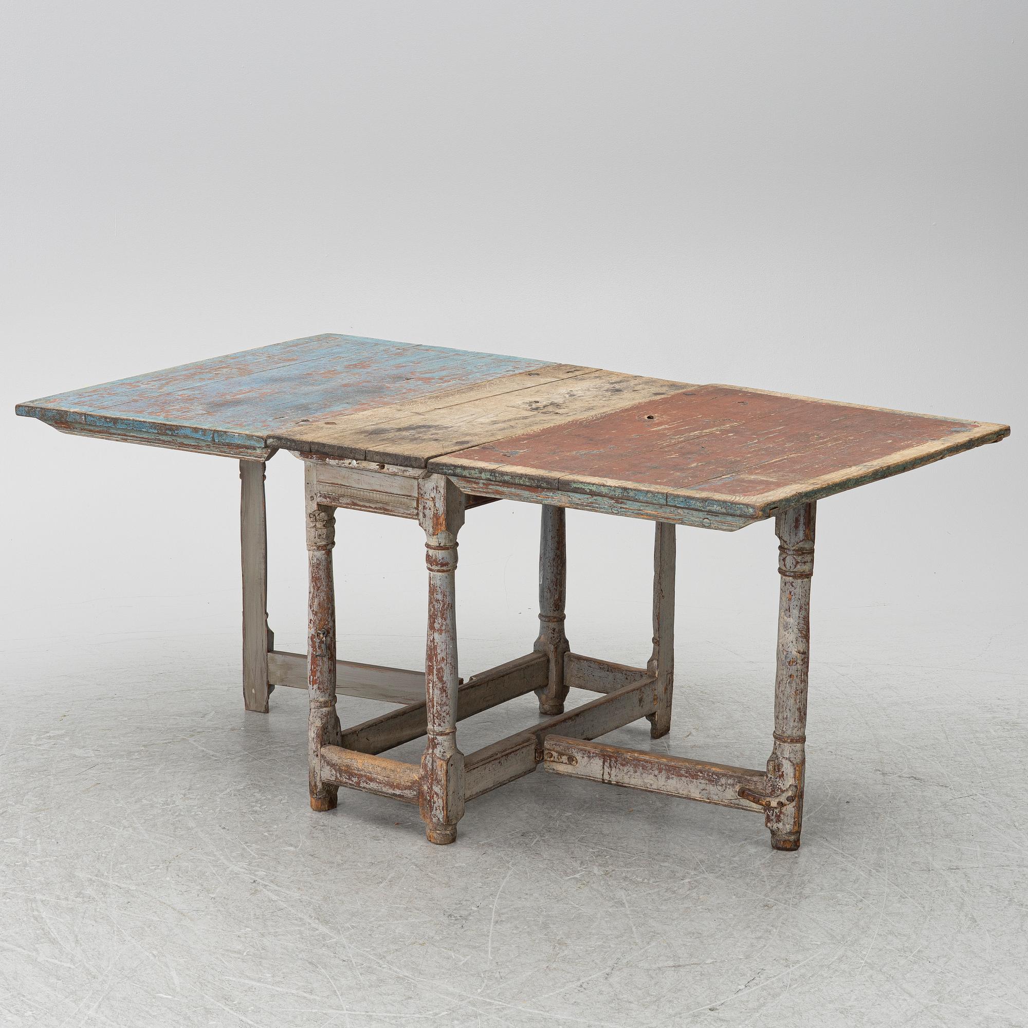 A Swedish baroque gate leg table, 18th century.