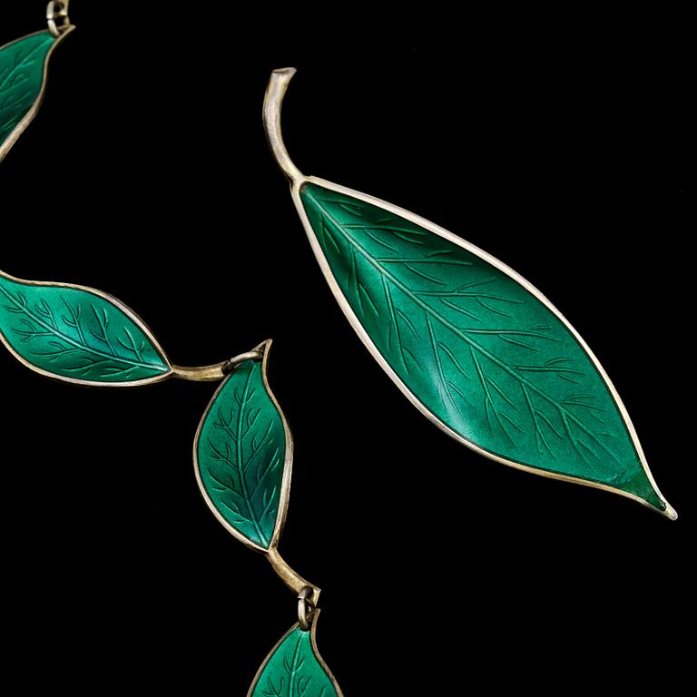 HALSBAND samt BROSCH, sterlingsilver med emalj, Willy Winaess, David Andersen, 1950-tal.