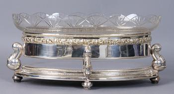 JARDINIERE, nysilver med glasinsats, omkring sekelskiftet 1800/1900, bär otydl stämpel.