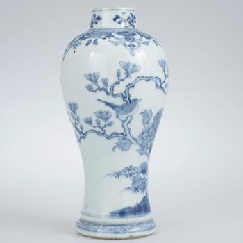 VAS, porslin, Kina, Qianlong (1736-95).
